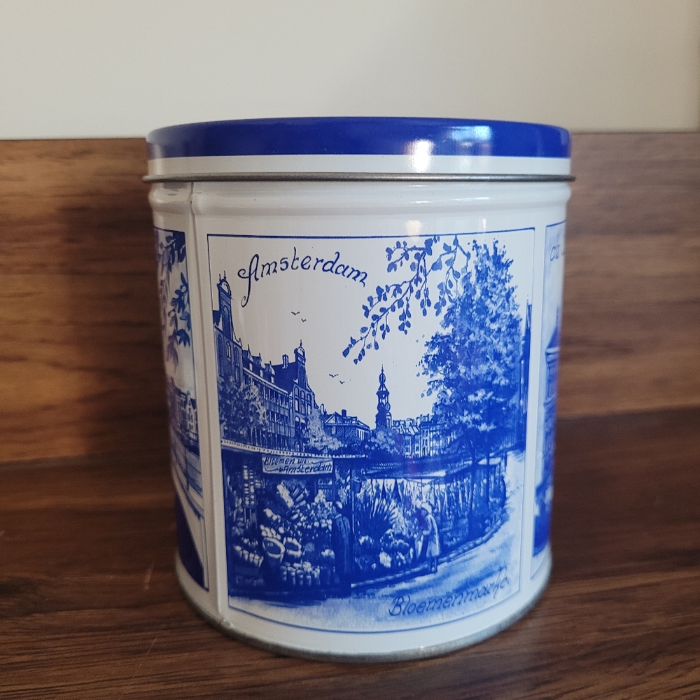 Vintage delft blue Amsterdam Dutch souvenir tin
